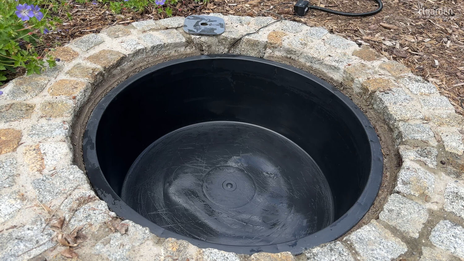 fertig - Brunnen bereit für den Wiederaufbau